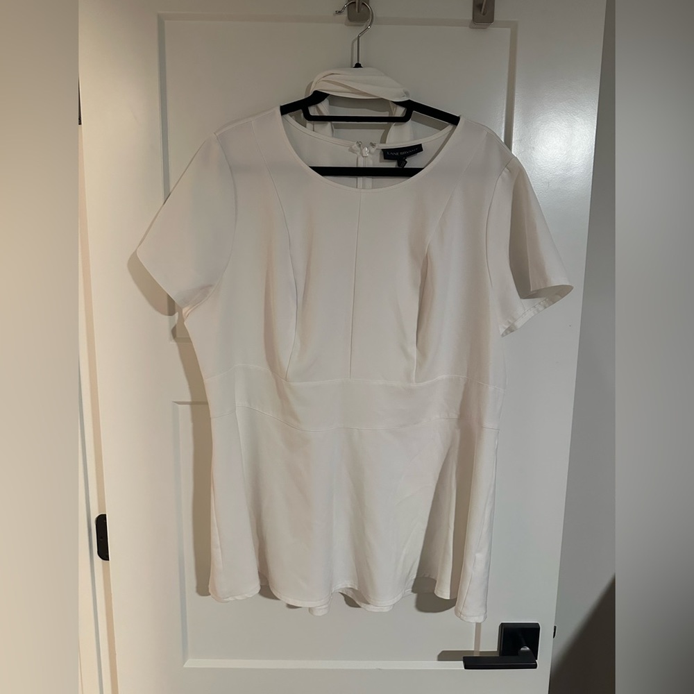 Size 18 Ivory Short Sleeve
Blouse W Coordinating Belt
For Waist Defini…